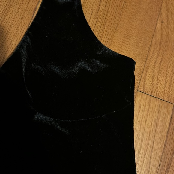 Express velvet-like halter top - Picture 3 of 3